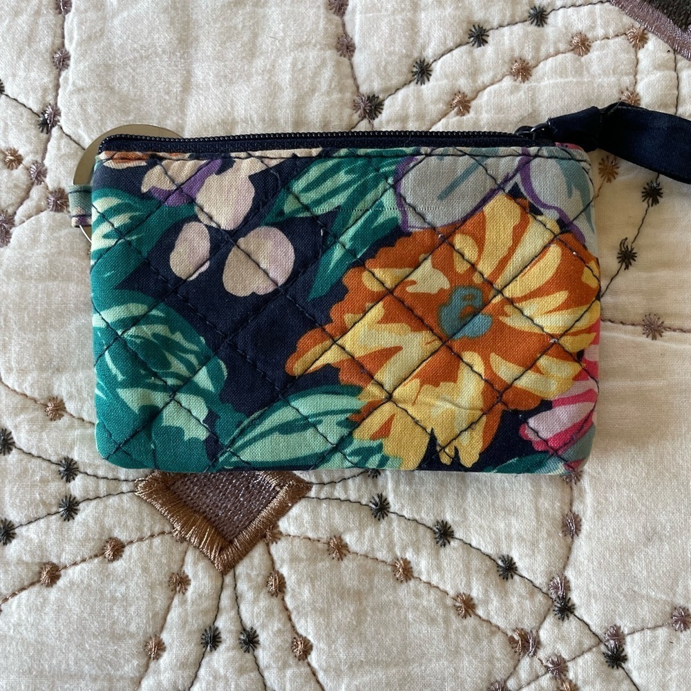 VERA BRADLEY- Zip ID Wallet Card Case in Happy Blooms Floral - Picture 2 of 4